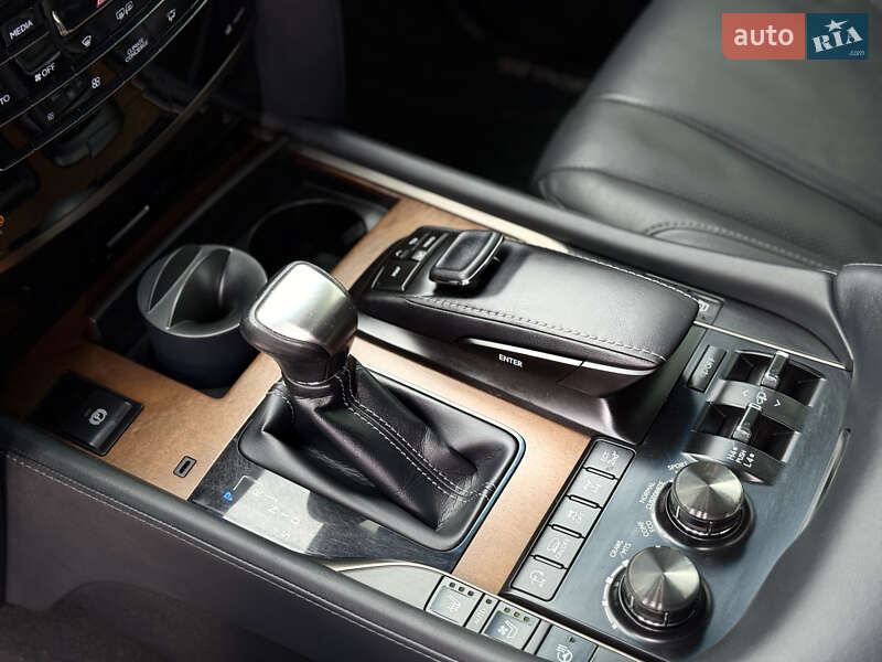 Внедорожник / Кроссовер Lexus LX 2019 в Днепре