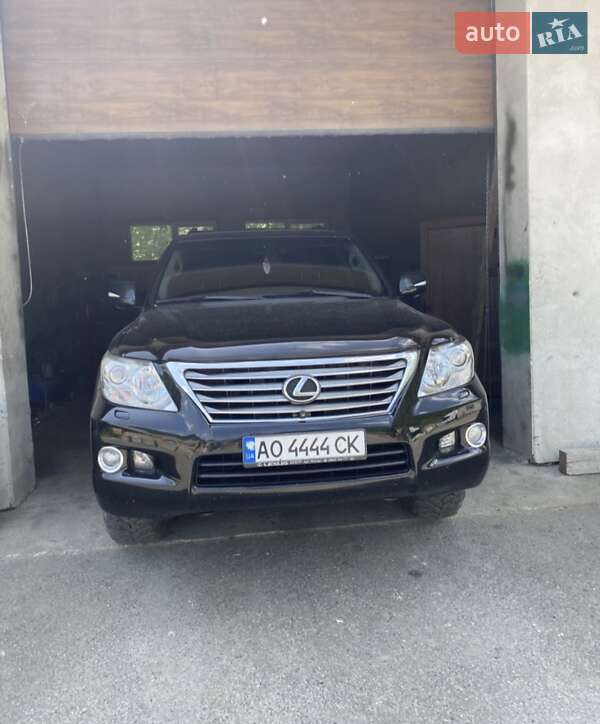 Lexus LX 2008