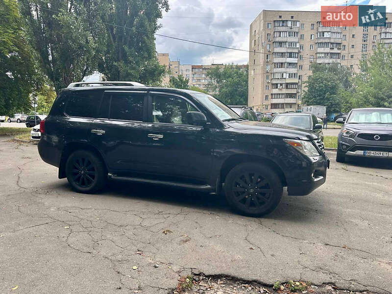 Lexus LX 2010