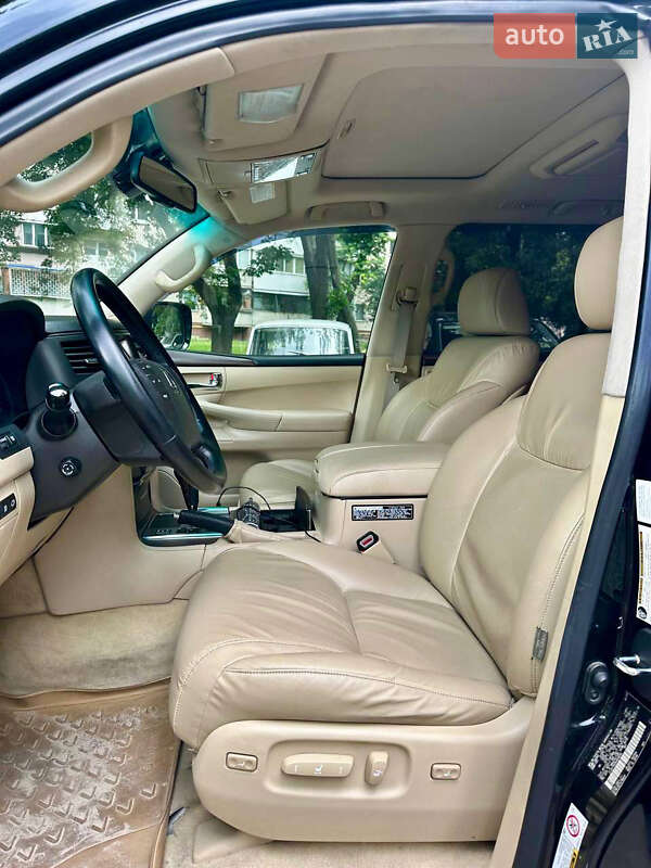 Внедорожник / Кроссовер Lexus LX 2010 в Киеве