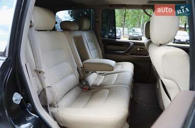 Внедорожник / Кроссовер Lexus LX 2000 в 