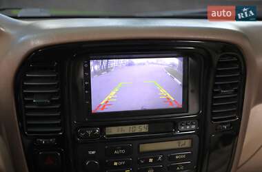 Внедорожник / Кроссовер Lexus LX 2000 в 