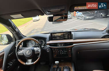 Внедорожник / Кроссовер Lexus LX 2017 в 