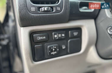Внедорожник / Кроссовер Lexus LX 2004 в 