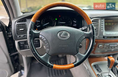 Внедорожник / Кроссовер Lexus LX 2004 в 