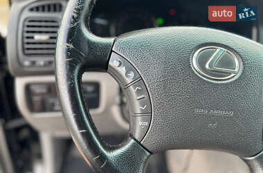 Внедорожник / Кроссовер Lexus LX 2004 в 