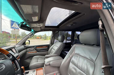 Внедорожник / Кроссовер Lexus LX 2004 в 