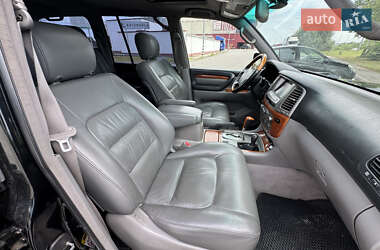 Внедорожник / Кроссовер Lexus LX 2004 в 