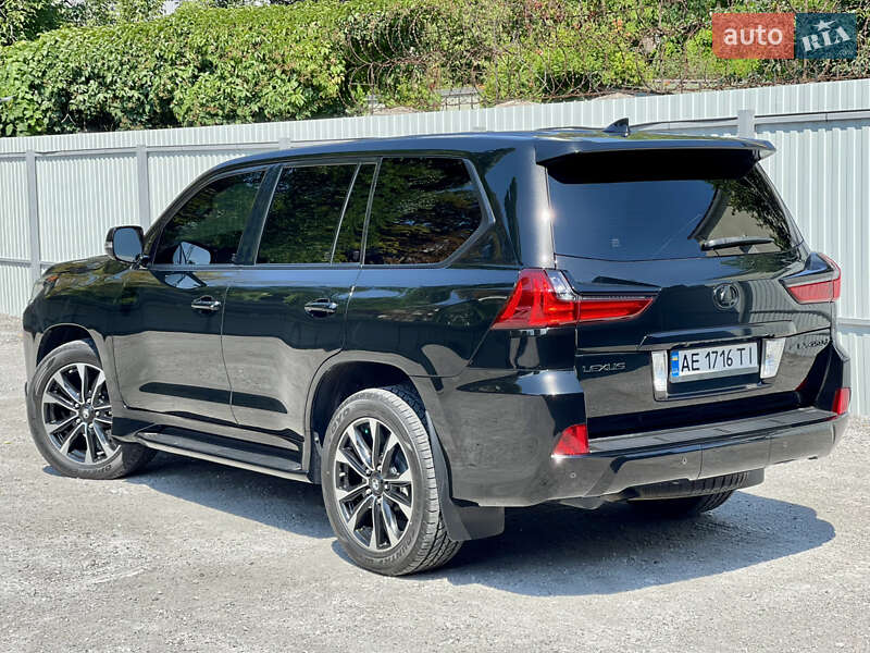 Внедорожник / Кроссовер Lexus LX 2017 в Каменском