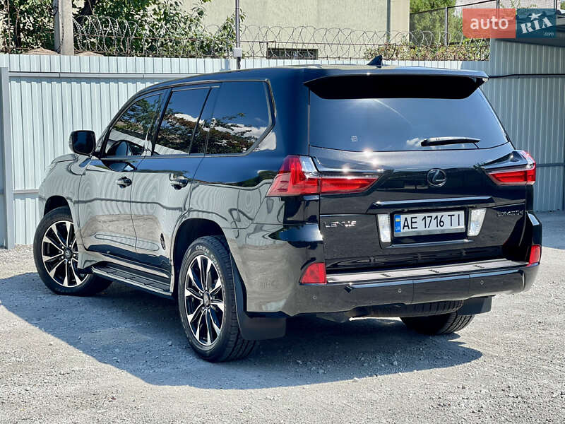 Внедорожник / Кроссовер Lexus LX 2017 в Каменском