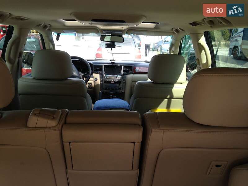 Позашляховик / Кросовер Lexus LX 2008 в Чернівцях