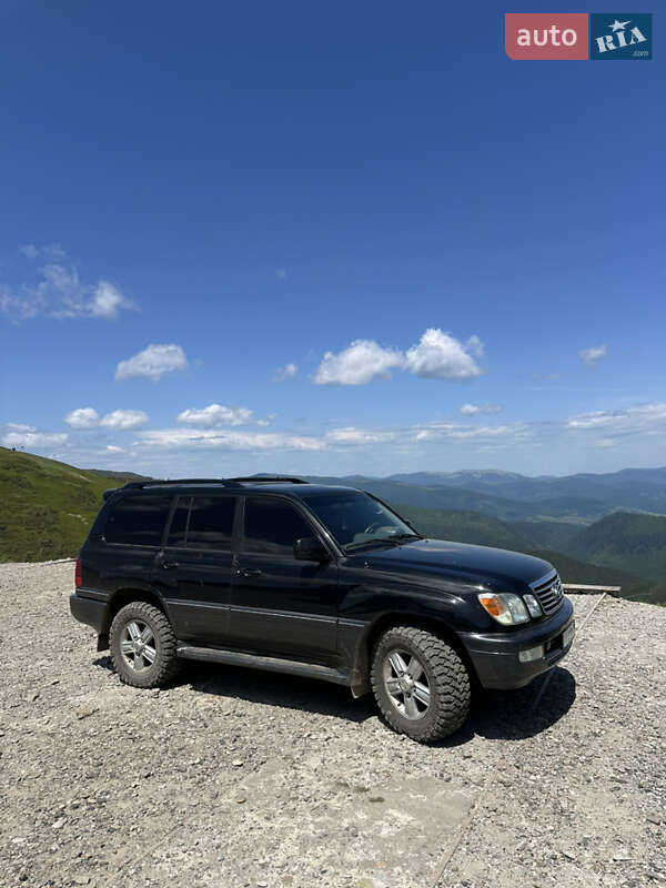 Внедорожник / Кроссовер Lexus LX 2005 в 