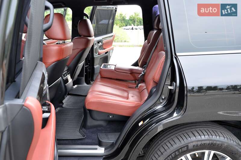 Внедорожник / Кроссовер Lexus LX 2016 в Киеве