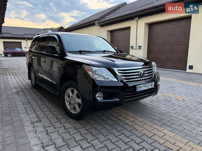 Внедорожник / Кроссовер Lexus LX 2008 в 