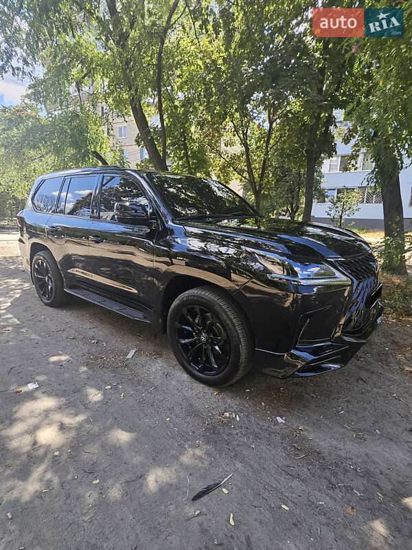 Позашляховик / Кросовер Lexus LX 2016 в Дніпрі