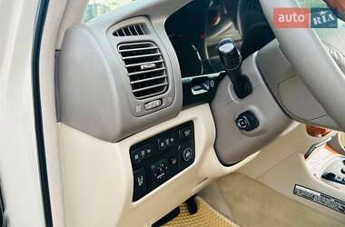 Внедорожник / Кроссовер Lexus LX 2007 в 