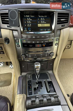 Внедорожник / Кроссовер Lexus LX 2009 в 