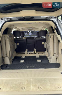 Внедорожник / Кроссовер Lexus LX 2009 в 