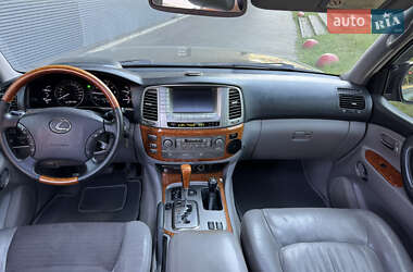 Внедорожник / Кроссовер Lexus LX 2004 в 