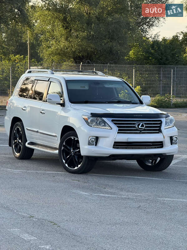 Внедорожник / Кроссовер Lexus LX 2012 в 
