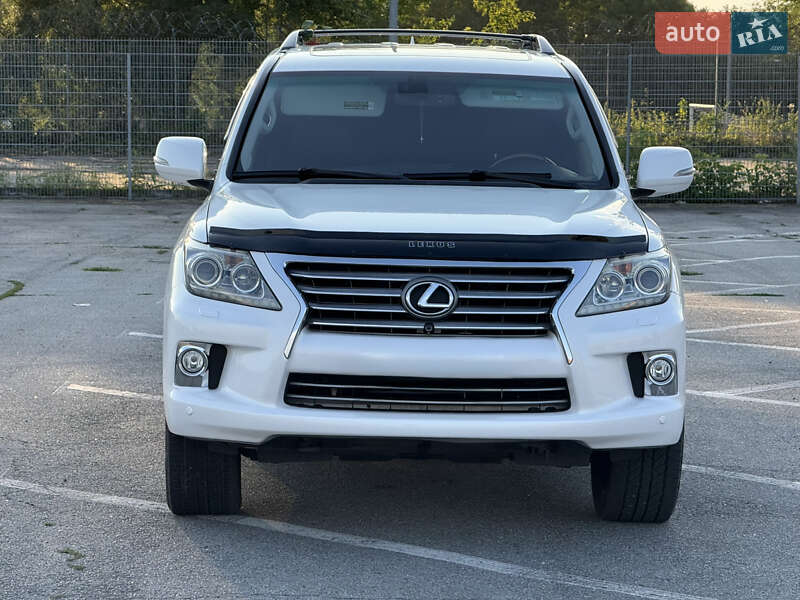 Внедорожник / Кроссовер Lexus LX 2012 в Черновцах