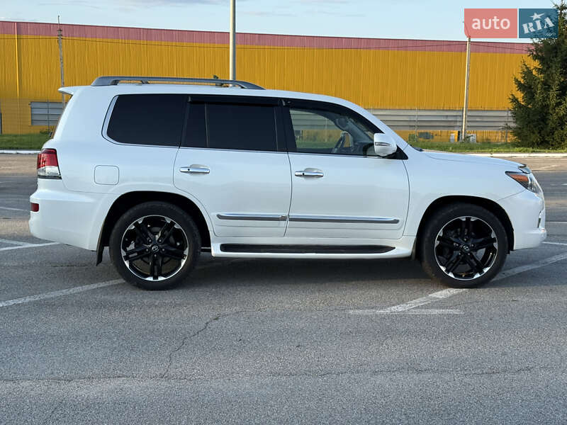 Внедорожник / Кроссовер Lexus LX 2012 в Черновцах