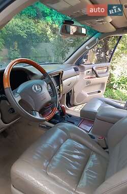 Внедорожник / Кроссовер Lexus LX 2002 в 