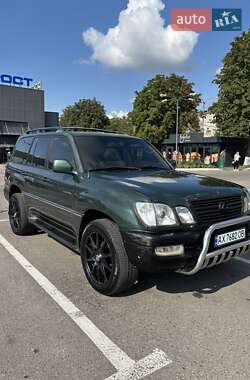 Внедорожник / Кроссовер Lexus LX 2004 в 