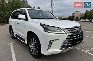 Внедорожник / Кроссовер Lexus LX 2017 в 
