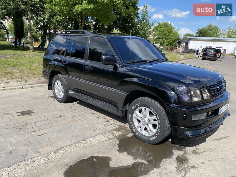 Позашляховик / Кросовер Lexus LX 2004 в Львові