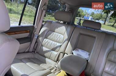 Внедорожник / Кроссовер Lexus LX 2004 в 