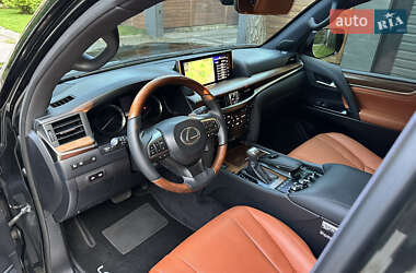Внедорожник / Кроссовер Lexus LX 2017 в 