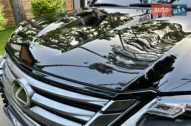 Внедорожник / Кроссовер Lexus LX 2017 в 
