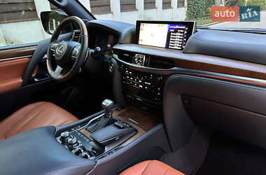 Внедорожник / Кроссовер Lexus LX 2017 в 