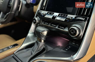 Внедорожник / Кроссовер Lexus LX 2022 в 