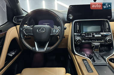 Внедорожник / Кроссовер Lexus LX 2022 в 