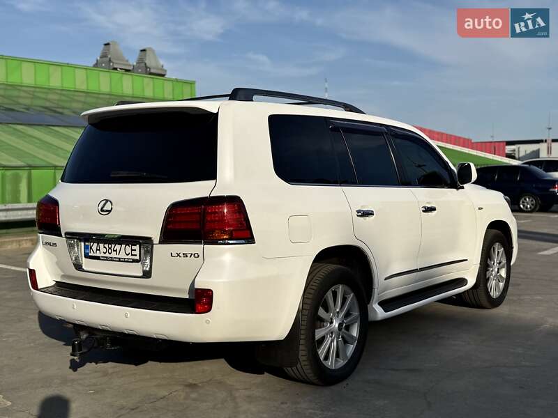 Внедорожник / Кроссовер Lexus LX 2010 в Киеве