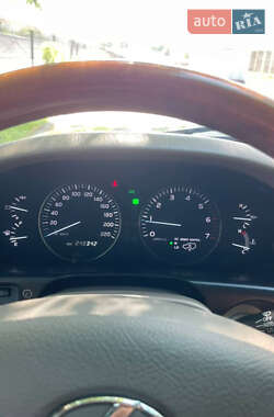 Позашляховик / Кросовер Lexus LX 2006 в 