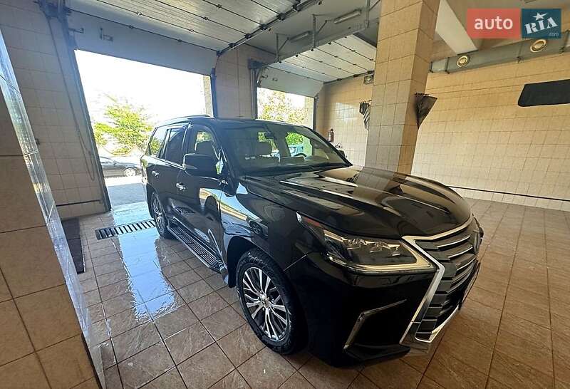 Внедорожник / Кроссовер Lexus LX 2016 в 