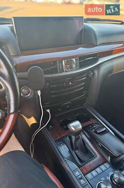 Внедорожник / Кроссовер Lexus LX 2017 в 