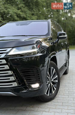 Внедорожник / Кроссовер Lexus LX 2022 в 