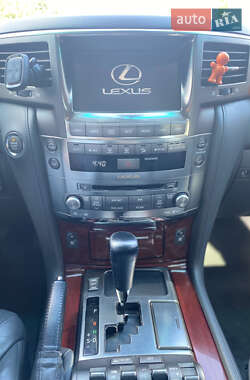 Внедорожник / Кроссовер Lexus LX 2008 в 