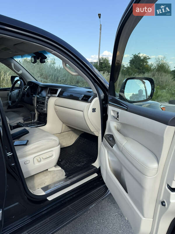 Позашляховик / Кросовер Lexus LX 2013 в Києві