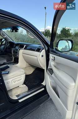 Внедорожник / Кроссовер Lexus LX 2013 в 