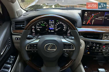 Внедорожник / Кроссовер Lexus LX 2018 в 