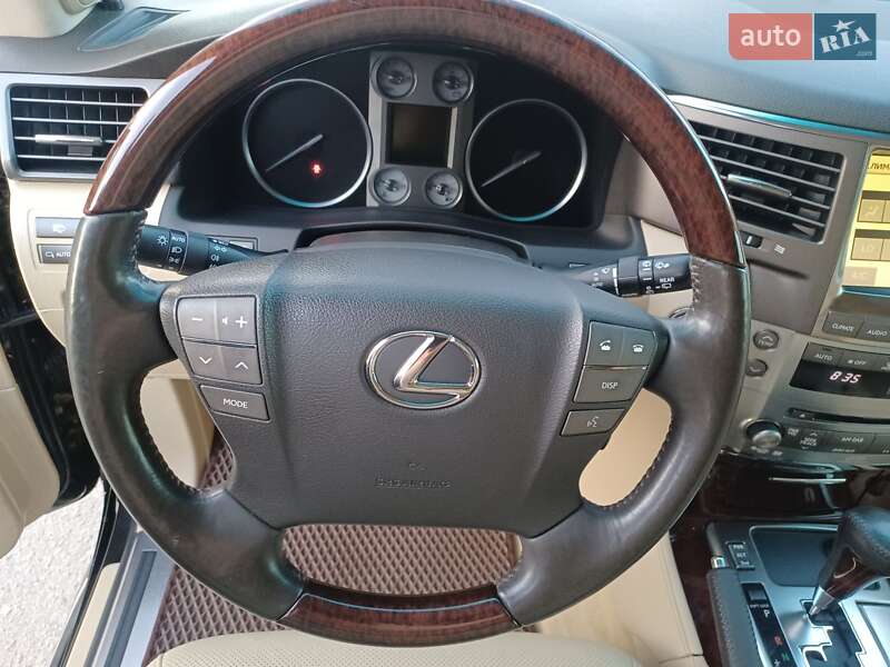 Внедорожник / Кроссовер Lexus LX 2011 в Старой Выжевке