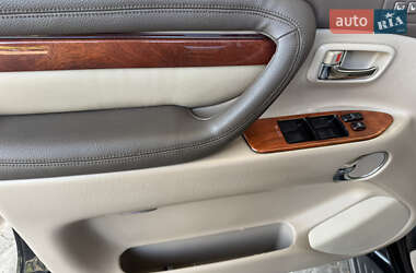 Внедорожник / Кроссовер Lexus LX 2002 в 