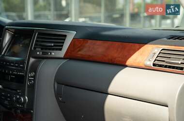 Внедорожник / Кроссовер Lexus LX 2008 в 