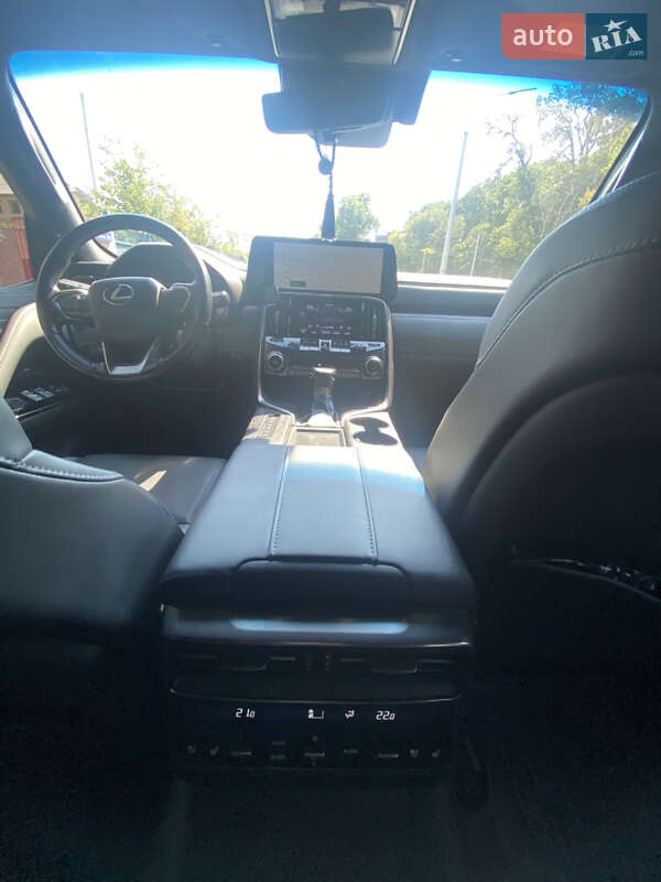 Внедорожник / Кроссовер Lexus LX 2023 в Киеве