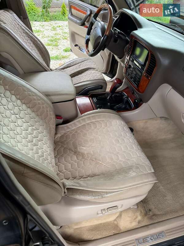 Позашляховик / Кросовер Lexus LX 2000 в Городенці